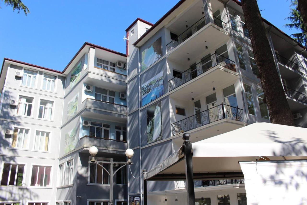 Hotel Nine Brothers Makhinjauri Buitenkant foto