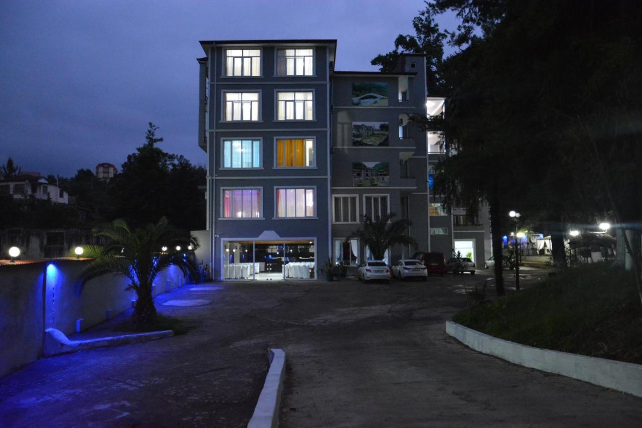 Hotel Nine Brothers Makhinjauri Buitenkant foto