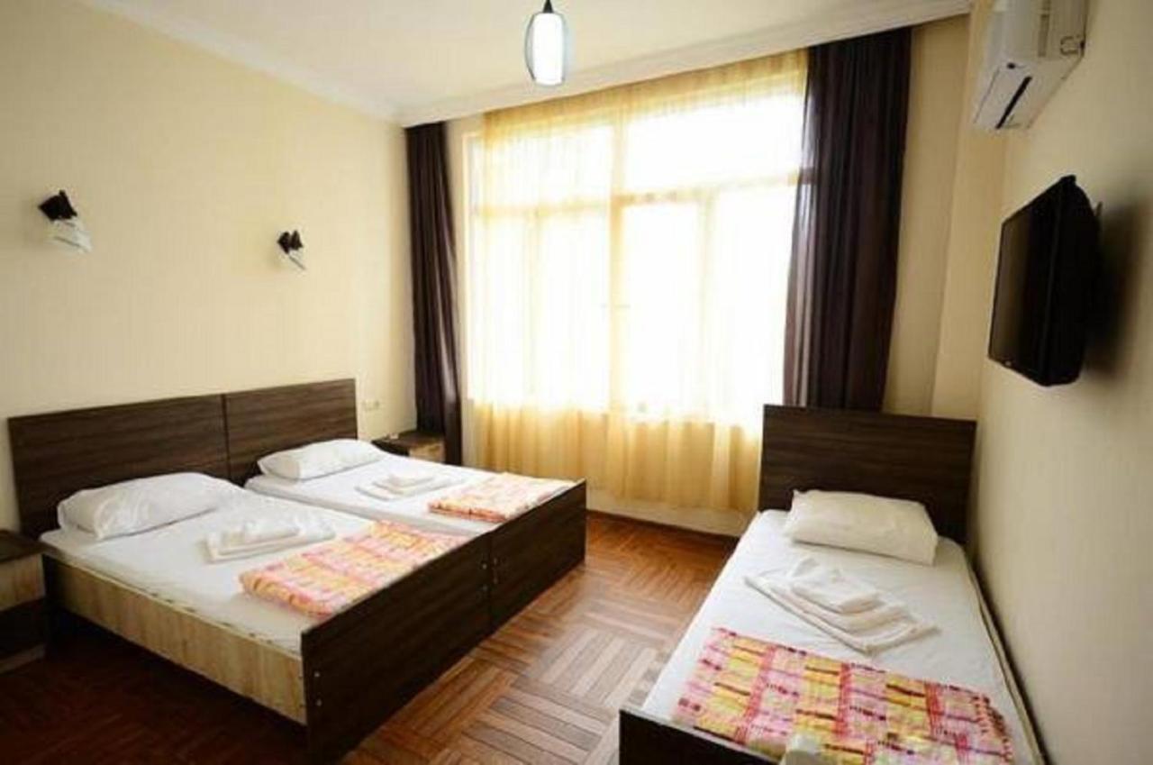Hotel Nine Brothers Makhinjauri Buitenkant foto